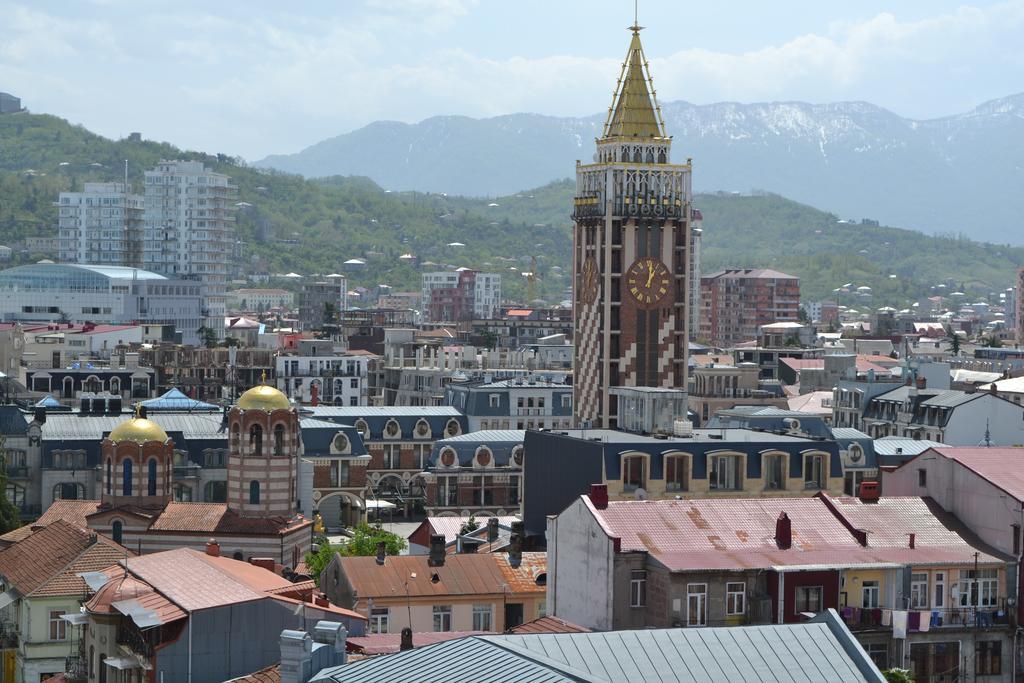 Gagu'S Apartment Batumi Exterior photo